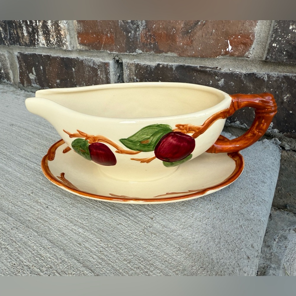 Vintage Franciscan Apple Gravy Boat made in California USA